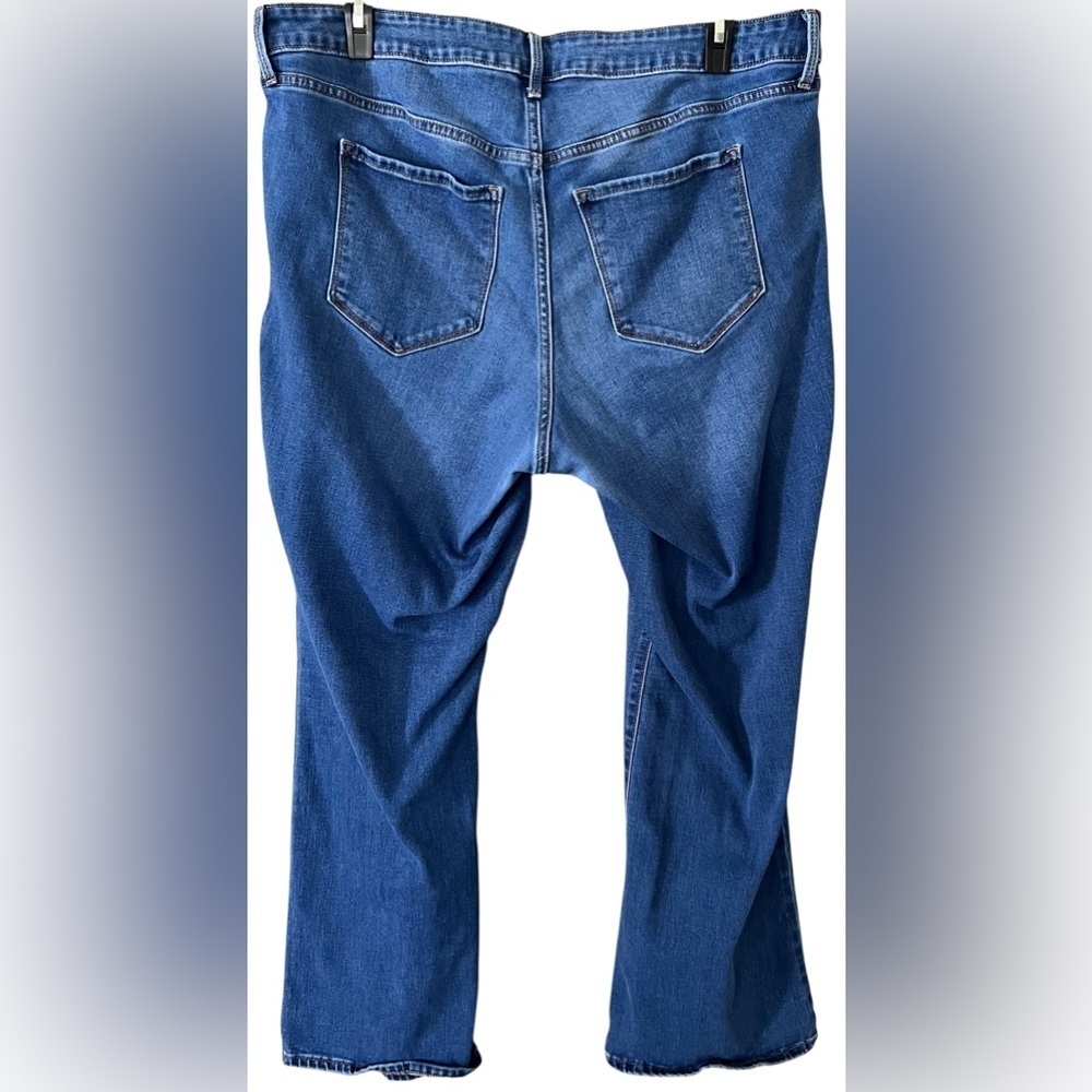 Old Navy Women's Kicker Bootcut Blue Jeans - Picture 3 of 4